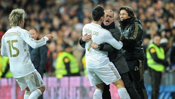 斯基拉丨米兰球探现场考察萨索洛两后卫（斯基拉：米兰球探赴现场考察萨索洛两名后卫）