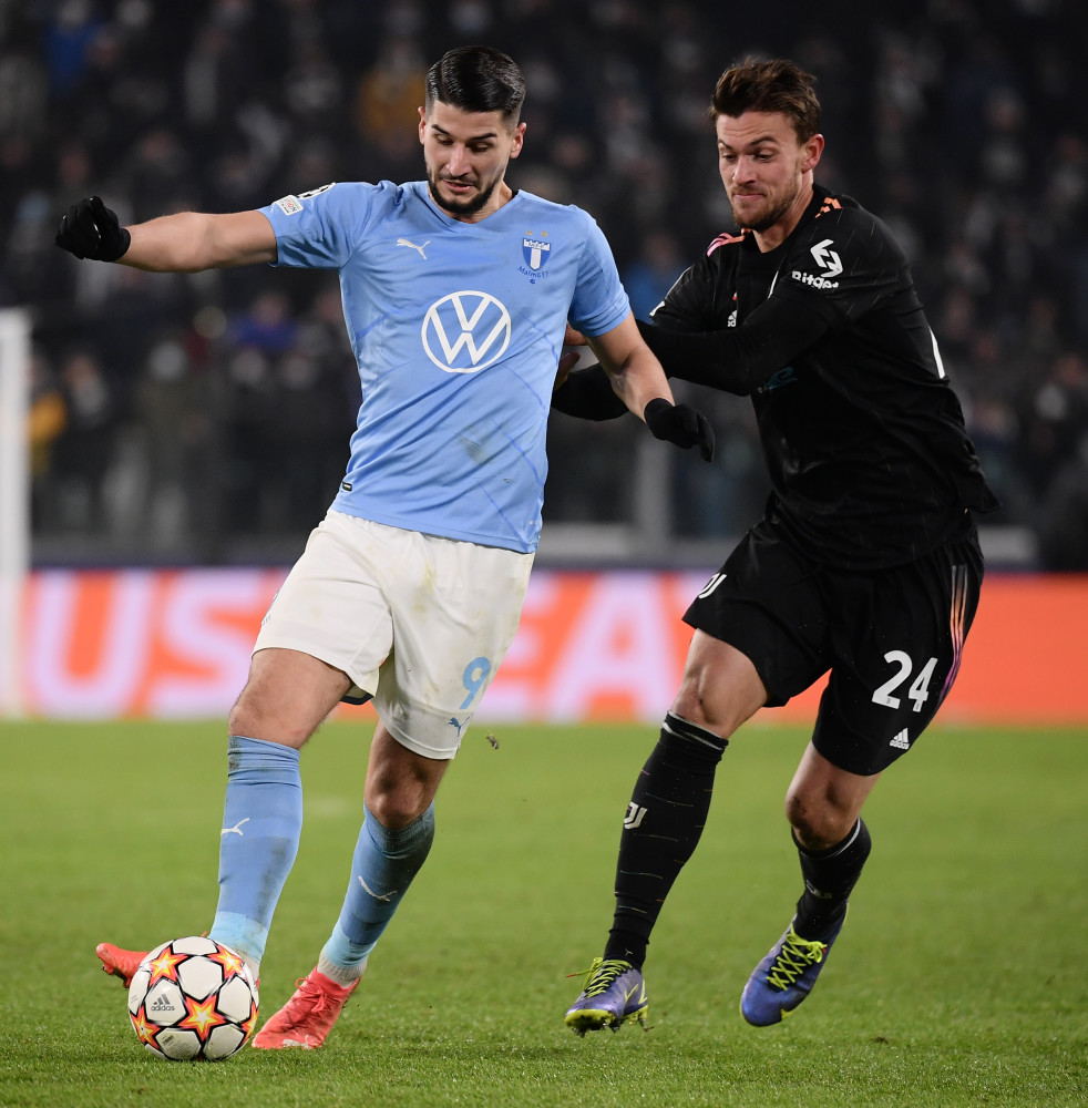 夏普&格兰特是队史第一对各自拿下 35+ 分且 5+ 个三分球的组合（队史首例：夏普与格兰特各砍35+分并命中5+三分）