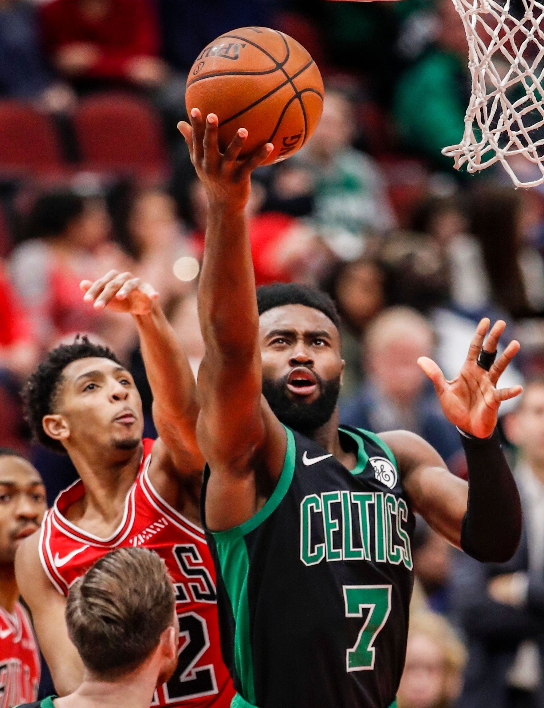 安哥拉队创造历史突破（安哥拉队谱写历史新篇章）