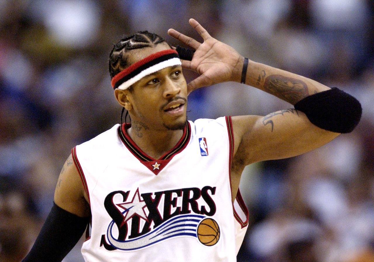 詹姆斯关键上篮助球队锁胜（詹姆斯关键上篮定胜局）