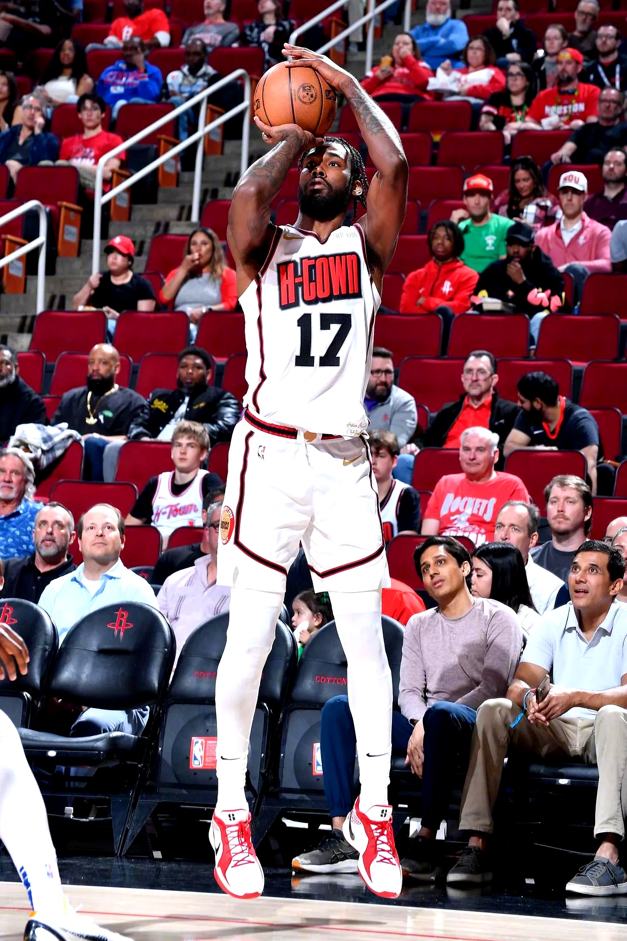 随着梁靖崑+王楚钦2-1获胜，成都混合团体世界杯！国乒8-4德国队（梁靖崑／王楚钦2-1告捷，国乒在成都混合团体世界杯以8-4击败德国）