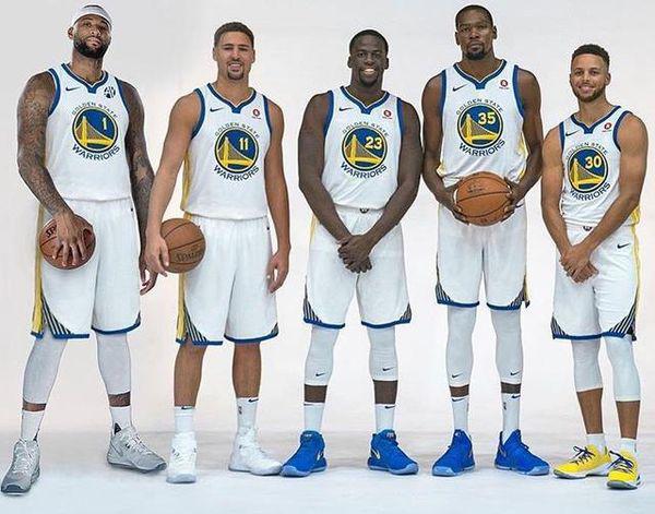 中超转会市场：广州队签下新前锋,（广州队引进新前锋，中超转会市场再起波澜）