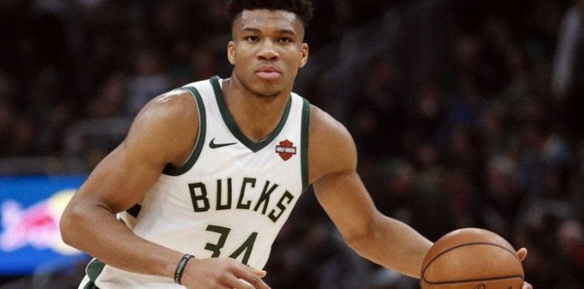 AC米兰在意大利杯负于拉齐奥，终结13场不败，放弃杯赛以专注意甲，凸显战略调整。（AC米兰意杯不敌拉齐奥，13场不败止步，舍杯专攻意甲显战略转向）