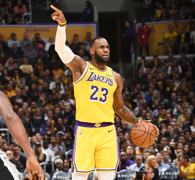 英博祝贺国安足协杯夺冠：衷心祝愿国安在新的征程上续写辉煌（英博恭贺国安问鼎足协杯，盼新征程再写辉煌）