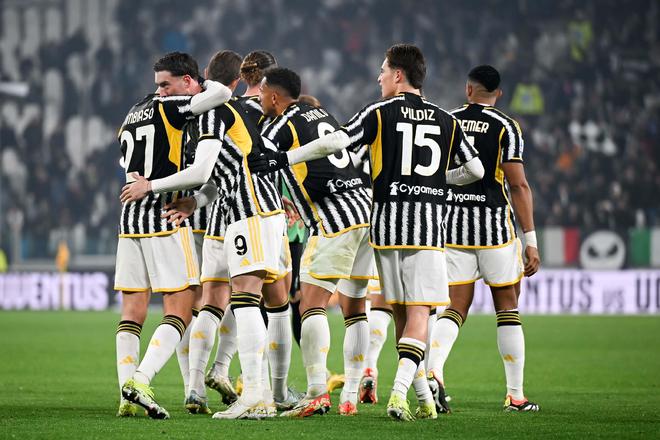 记者：巴萨应将内马尔天价转会费进行长线投资，但被瞬间挥霍（记者：巴萨本可将内马尔天价转会收入用于长期布局，却被迅速花光）