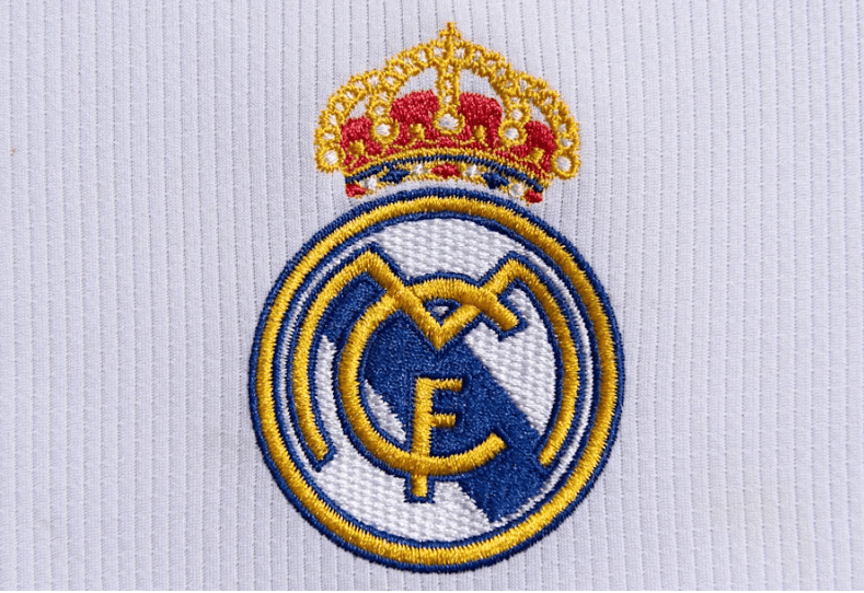 中国足球顶级联赛冠军榜：广州、大连各8冠领跑，海港排第4（中国顶级联赛冠军总榜：广州与大连同为8冠居首，海港第4）