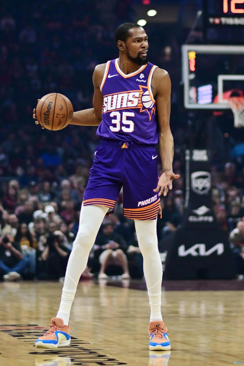 官方：Movistar+和DAZN获得西甲电视转播权至2032年（Movistar+与DAZN锁定西甲电视转播权至2032年）