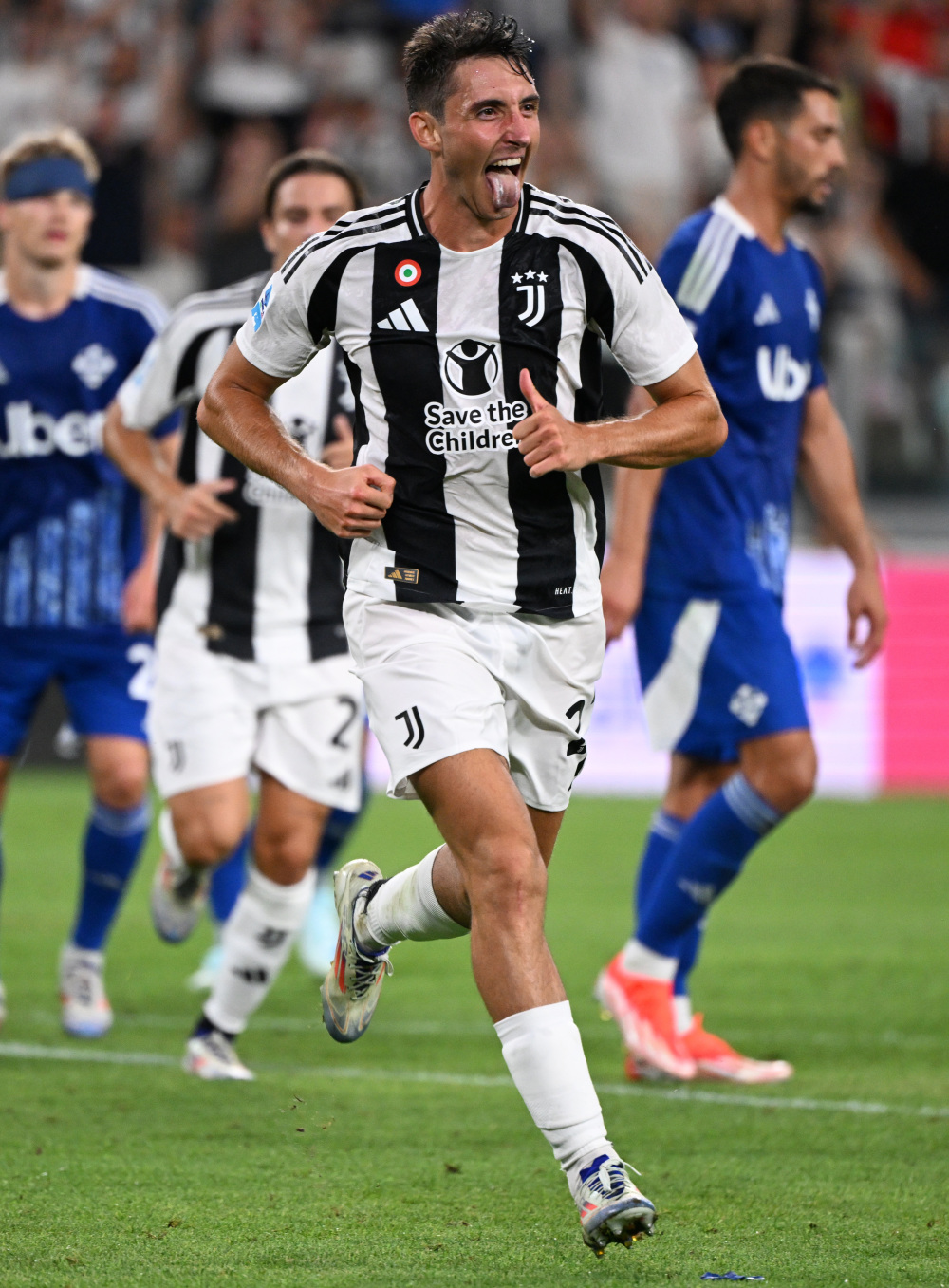 博涅克：莱万是过去二三十年里世界上最好的九号球员（博涅克盛赞莱万：近20至30年世界最佳中锋）