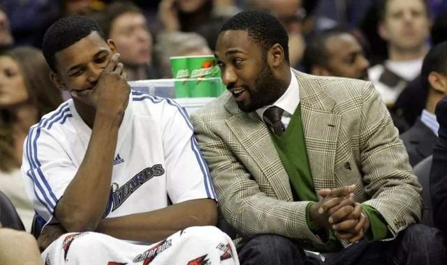 官方：美因茨主帅亨里克森下课；球队积6分排名德甲垫底（官方：美因茨解雇主帅亨里克森，球队仅6分暂列德甲末位）