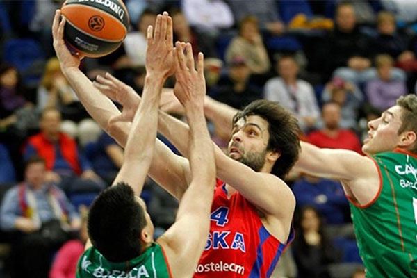 天皇杯半场：永户胜也破门，神户胜利船1-0广岛三箭（天皇杯半场：永户胜也建功，神户胜利船1-0暂领先广岛三箭）